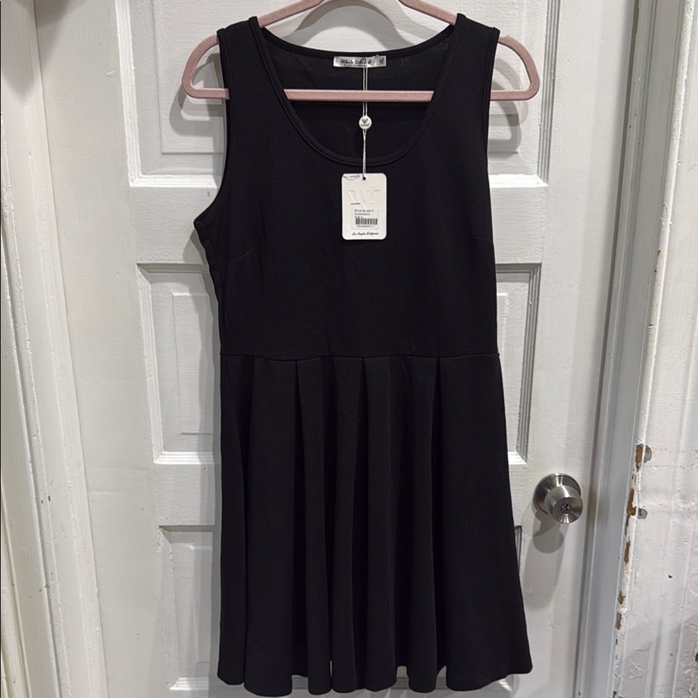 Chic Black Sleeveless Dress